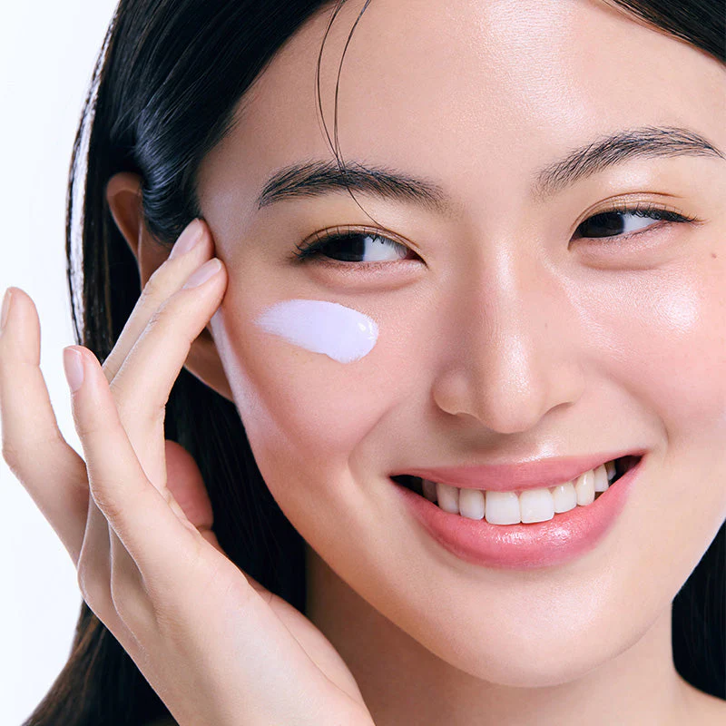 Niacinamide 3+ Tone-Up Sunscreen - Image 4